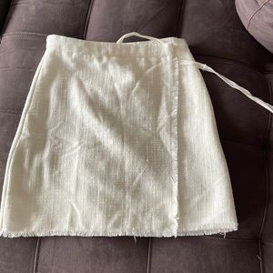 WHITE WRAP SKIRT